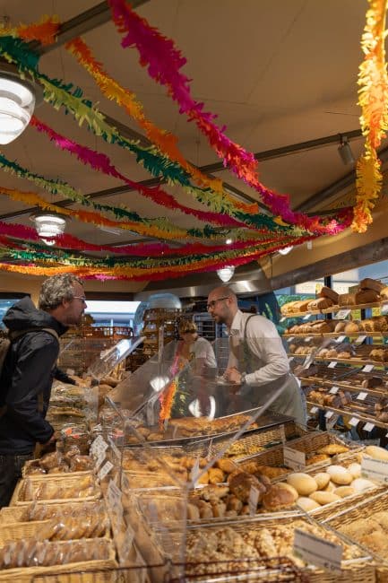 Lees meer over het artikel Onstuimig winkelfeest 2025